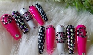 "Minnie Rocker" press on nails